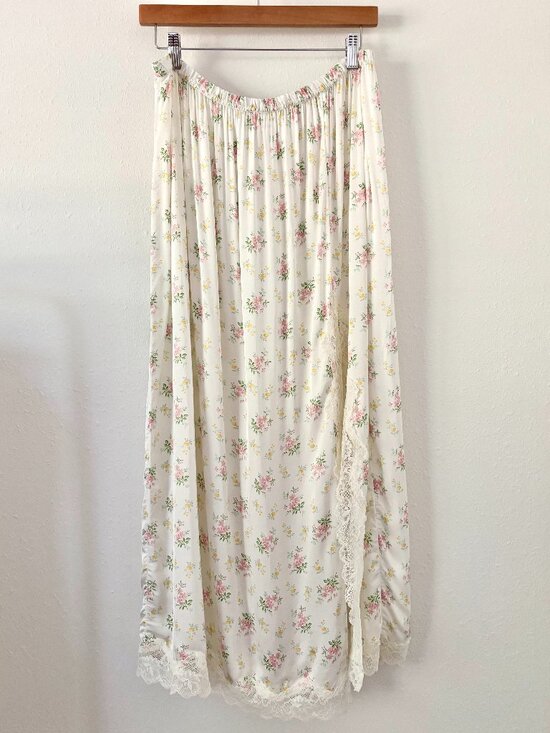 aerie Dresses & Skirts - Aerie Floral Lace Skirt